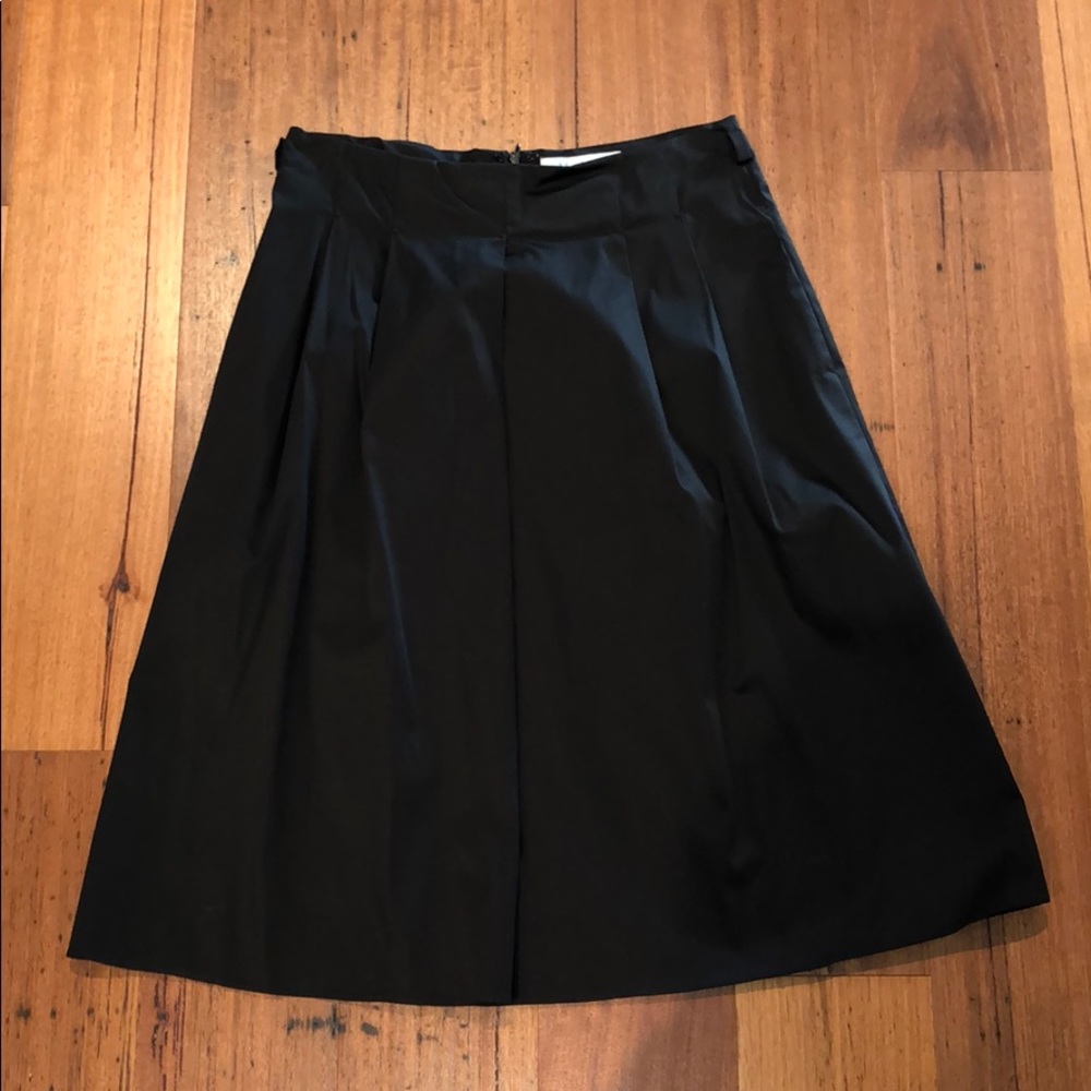 *NEW* Max Mara black skirt - 8